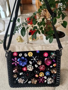 🌸 Aldo Black Purse With Beaded Floral Accents Sinquins Beautiful